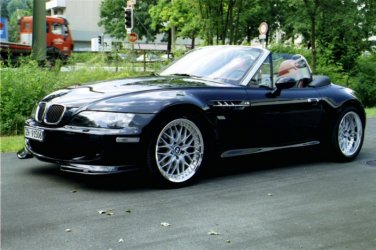 MZ3 alte Felgen vorne.jpg