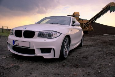 bild 4 front ohne schild.jpg bild 4 front ohne schild.jpg