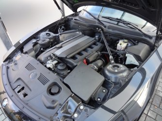 Zetti 07 Handwäsche Motorraum.JPG