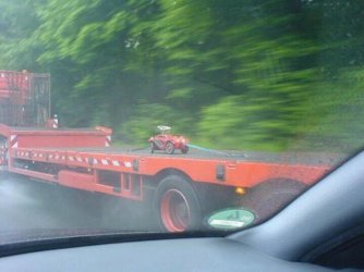 28347-bobbycar-wird-abgeschleppt.jpg