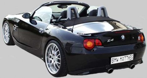 z4-schwarz-hinten-gross.jpg