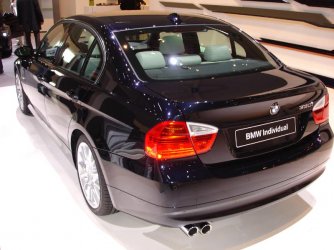 E90 mit Individualfarbe 02.jpg