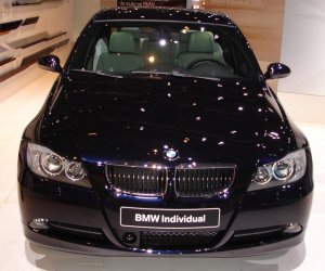 E90 mit Individualfarbe 03.jpg