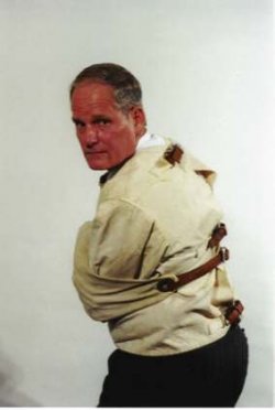 zwangsjacke.jpg