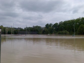 Festplatz und mein Garten unter Wasser....jpg