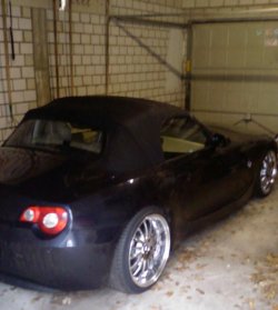 Z4AsaHandy.JPG