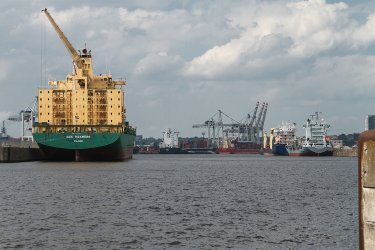 comp_IMG_0023-hafen.jpg