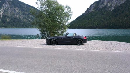z4_sDrive_30i_silvretta_02.jpg