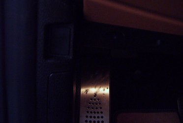 Taste zum öffnen des Kofferraumes von innen 002.JPG