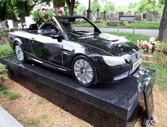 bmw-grabstein.jpg
