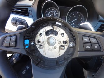 Anschluss im Lenkradkranz.JPG