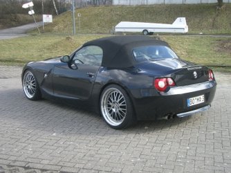 Z 4 hinten links zu.JPG