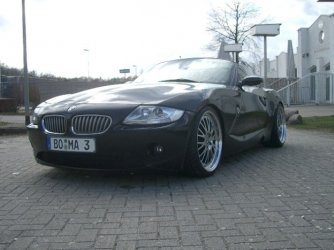 Z 4 vorne links offen 1.JPG