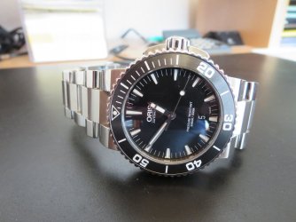 Oris Aquis Date 0028.jpg