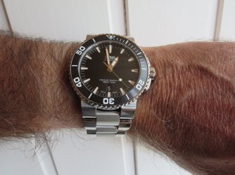 Oris Aquis Date 0060.jpg