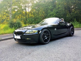 bmwz4.jpg