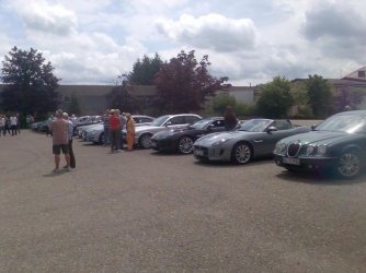 Zwei F-Types..jpg