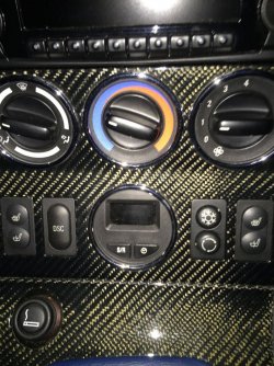 Carbonrahmen Mittelkonsole Oben.jpg