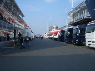 mini-red bull racing motorhome 6.JPG