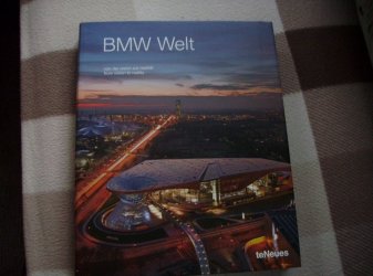 Geschicht über die BMW -Welt 002.JPG