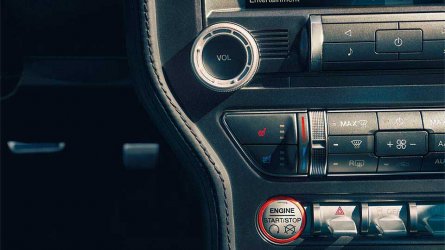 ford-mustang-innen02-bedienelement.jpg