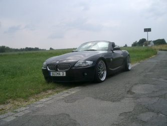 Z 4 Uni.vorne.jpg
