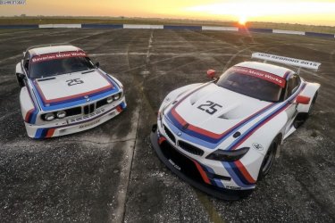 BMW-Z4-GT3-3-0-CSL-Retro-Design-12h-Sebring-2015-2-750x500.jpg