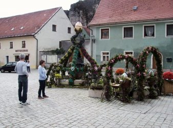 Besuch im Felsenlabirynth 12.4.15 012.JPG