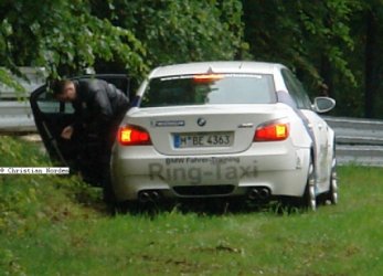 Kotzen am Ringtaxi.jpg