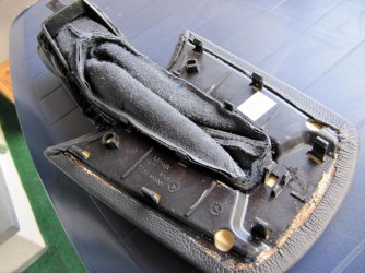 K1600_Armauflage und Handbremsgriff (2).JPG