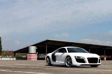 AudiR8-15.jpg