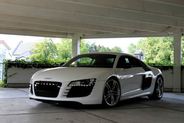 AudiR8-16.jpg