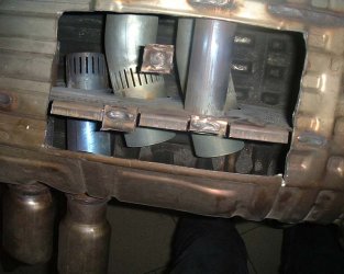 aufgeschnittener Ensschalldämpfer 2.jpg