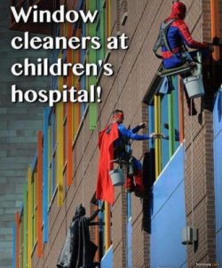 Fensterreiniger am Kinderhospital.jpg