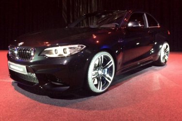 BMW-M2-Schwarz-01-750x500.jpg