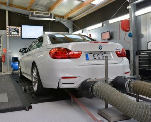 F32M auf Rolle.JPG
