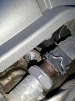 Motorraum_Gewinde.jpg