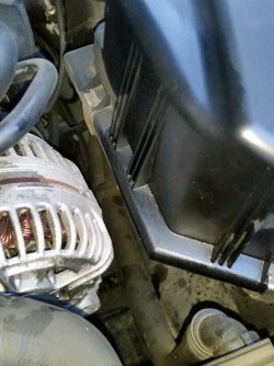 Motorraum_Öl.jpg