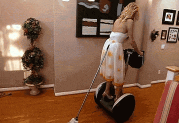 Meine Frau mal wieder im Putzwahn....gif