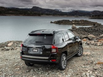Jeep-Compass_2014_1024x768_wallpaper_05.jpg