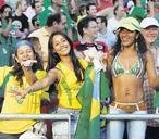 mfb-4748289-brasilen-fans-quer,templateId=renderScaled,property=Bild,width=146.jpg
