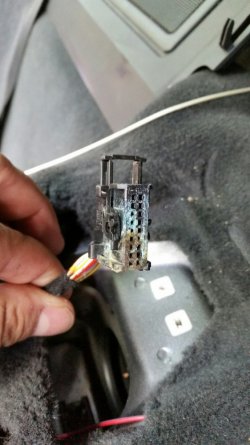 Stecker Airbag Steuergerät.jpg