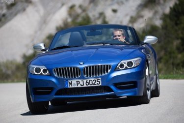 BMW-Z4-Estoril-Blau-E89-38-750x500.jpg