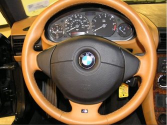 Walnut_steeringwheel.jpg Walnut_steeringwheel.jpg