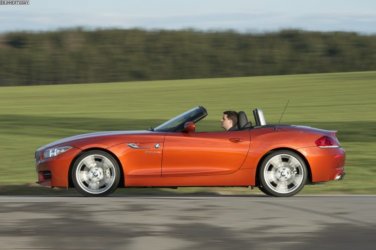 BMW-Z4-sDrive35is-E89-LCI-Valencia-Orange-07-750x499.jpg
