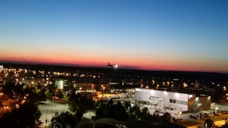 Flughafen3.jpg Flughafen3.jpg