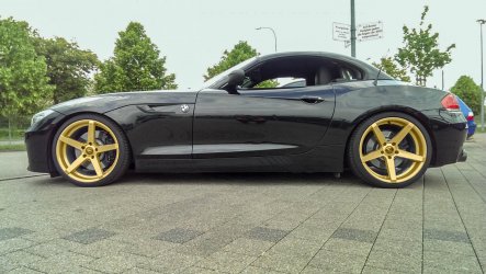 Z4_schwarz_gold.jpg