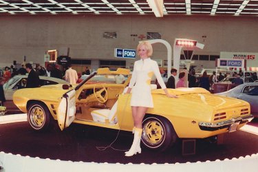 pontiac-firebird-concept_3032929183_o.jpg