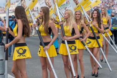 Grid-Girls-am-Norisring-1200x800-8cc5a5871fb3ea69.jpg