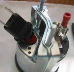 VDO_Instrument_Anschluesse_Stecker4.jpg